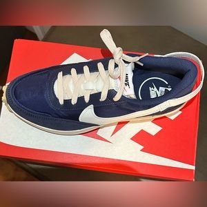 Nike Waffle Debut Size 9